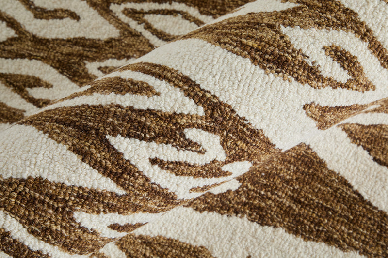 Wallace Transitional Medallion, Brown/White