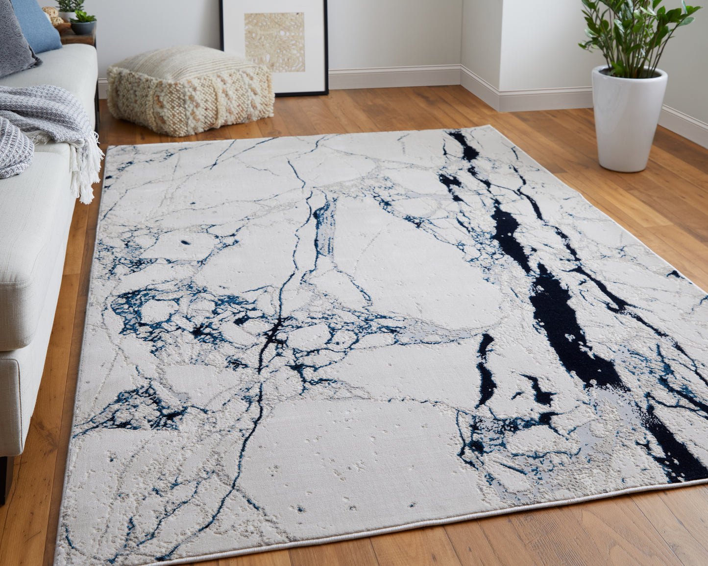 Indio Modern Abstract, Ivory/Blue/Black