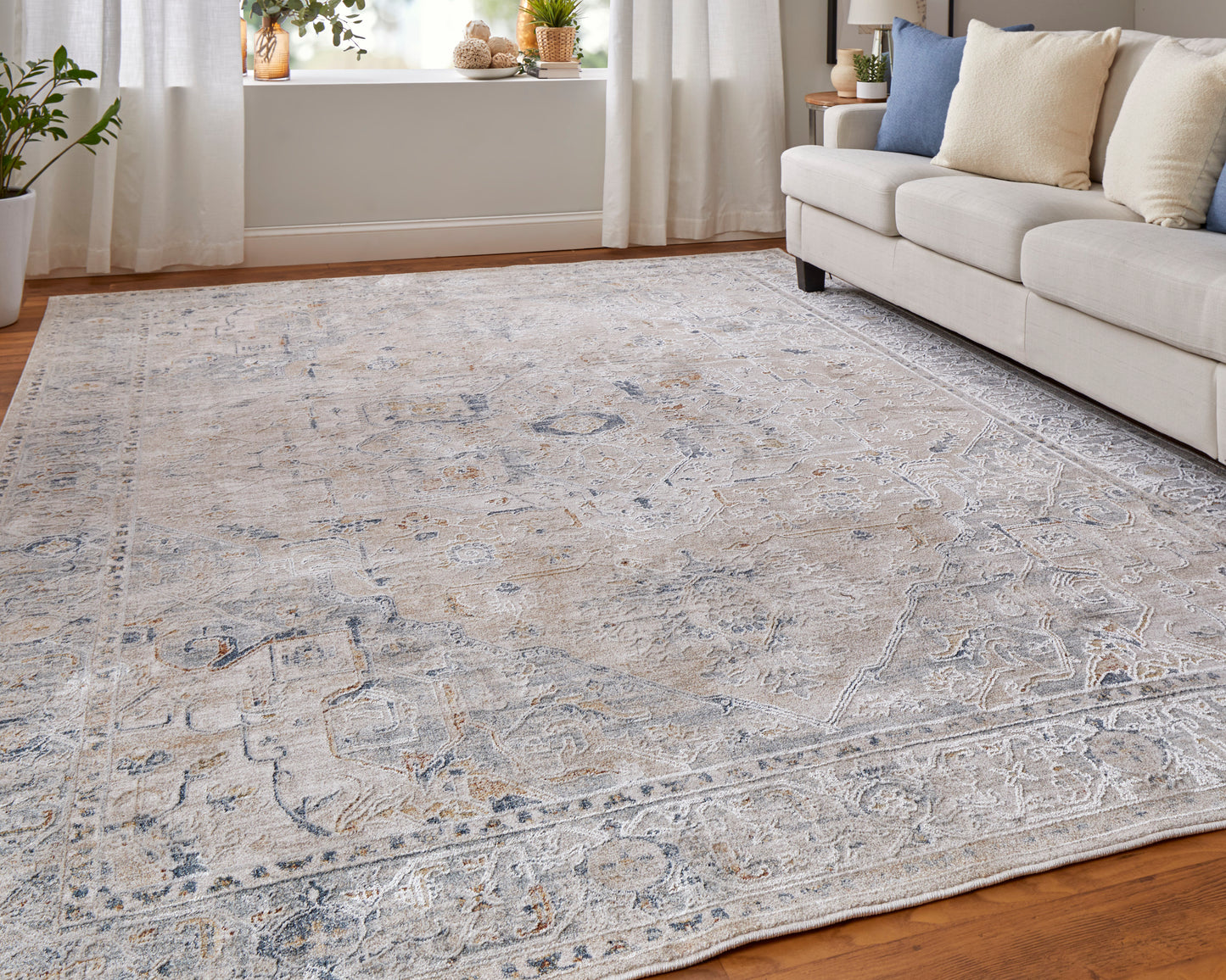 Pasha Transitional Medallion, Ivory/Taupe/Blue