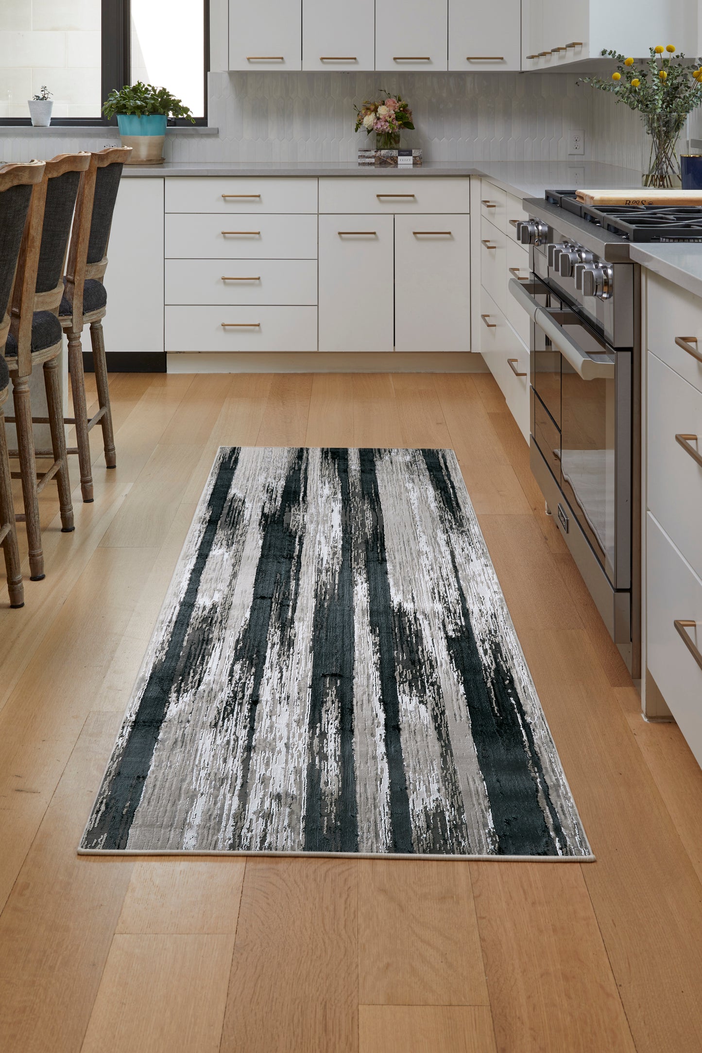 Micah Modern Abstract, Black/Silver/Gray
