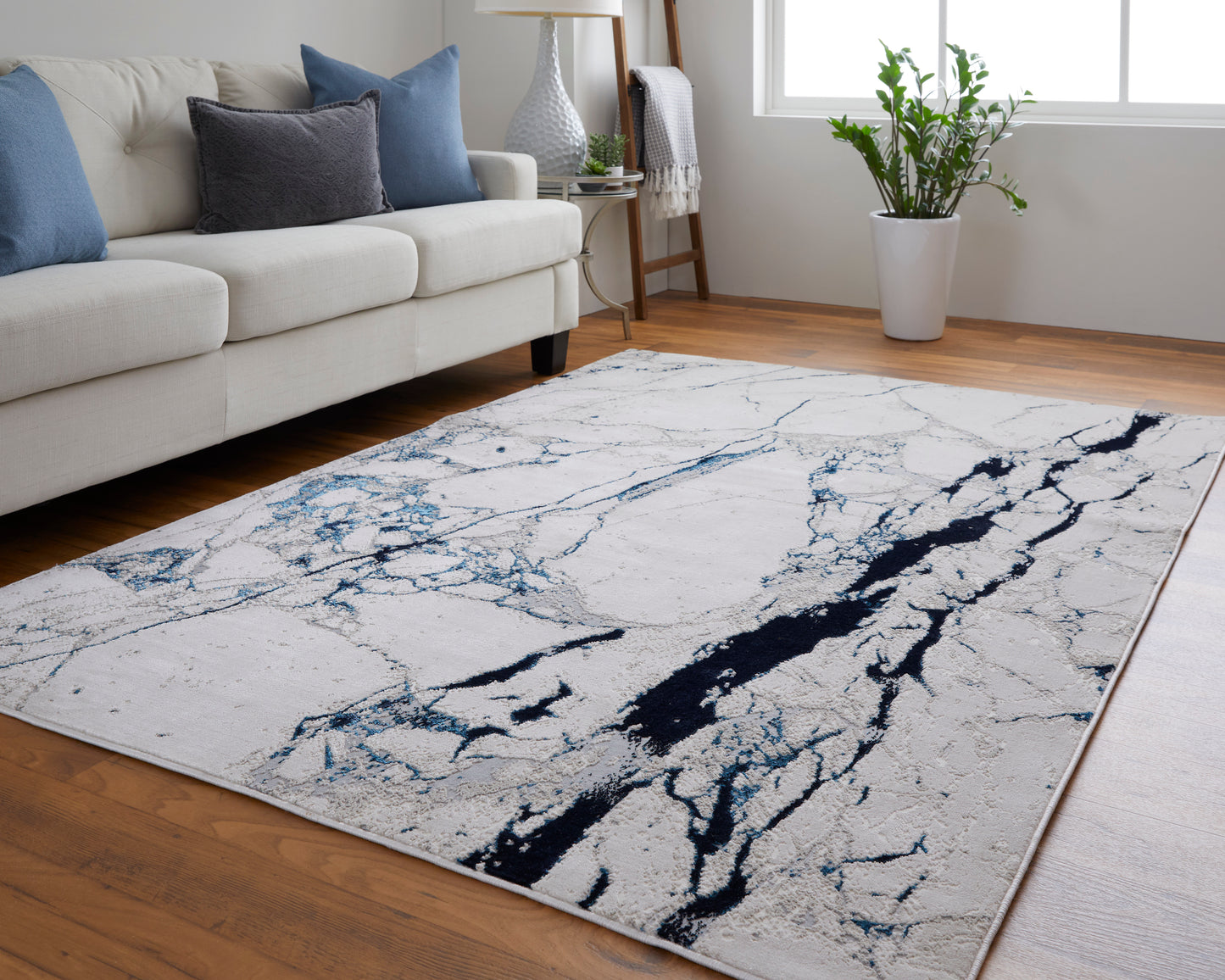 Indio Modern Abstract, Ivory/Blue/Black