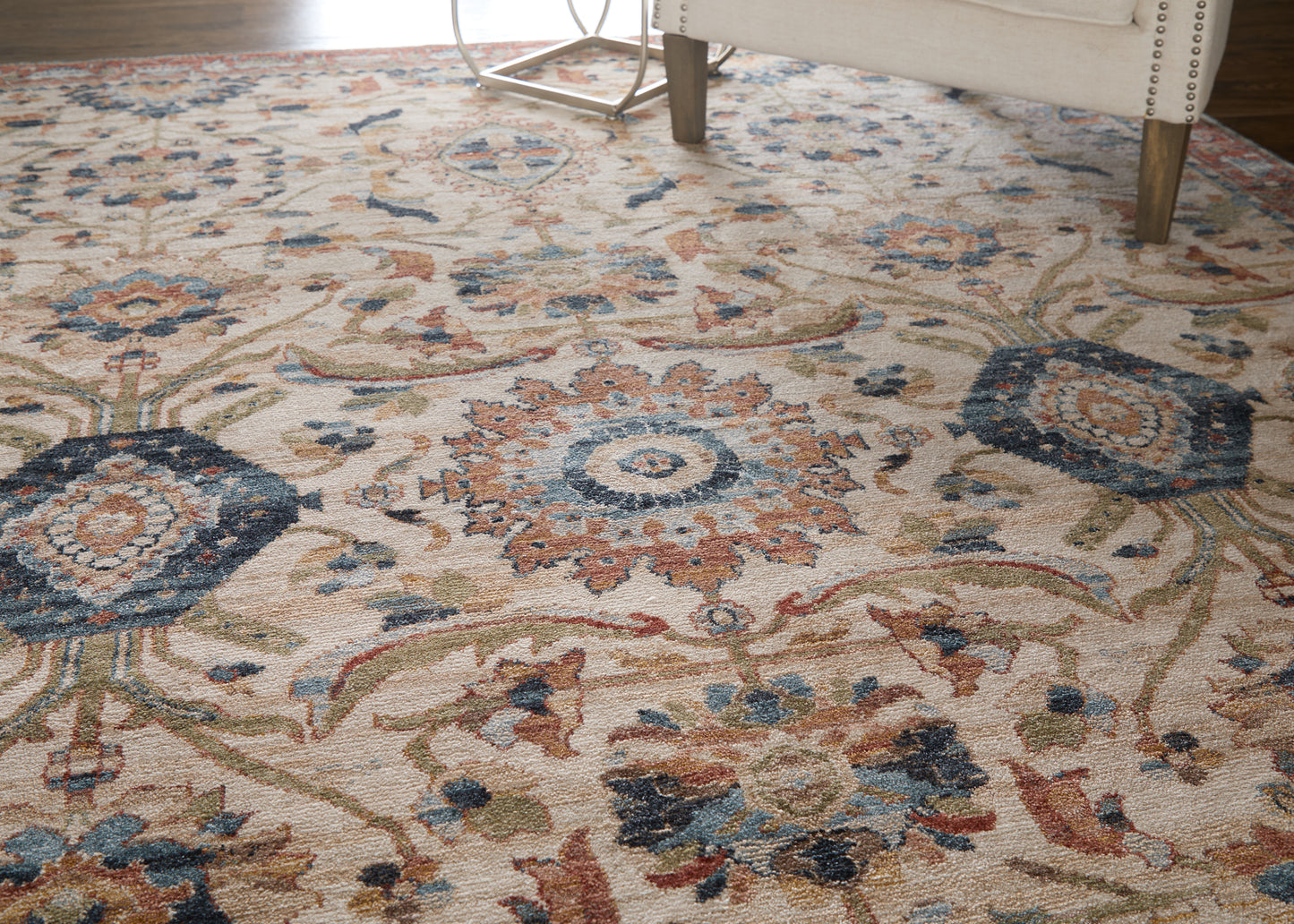 Pearson Traditional Medallion, Ivory/Red/Blue