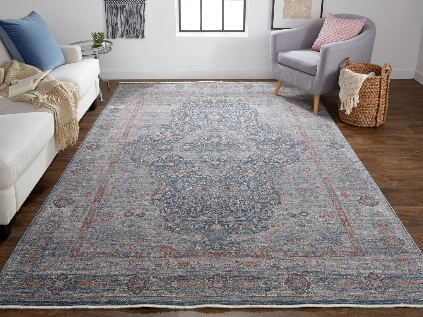 Marquette Transitional Medallion, Gray/Blue/Red