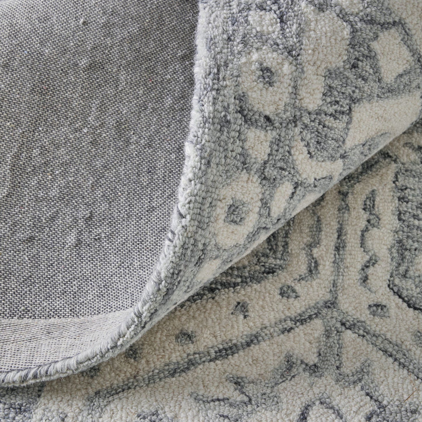 Belfort Traditional Geometric, Gray/White