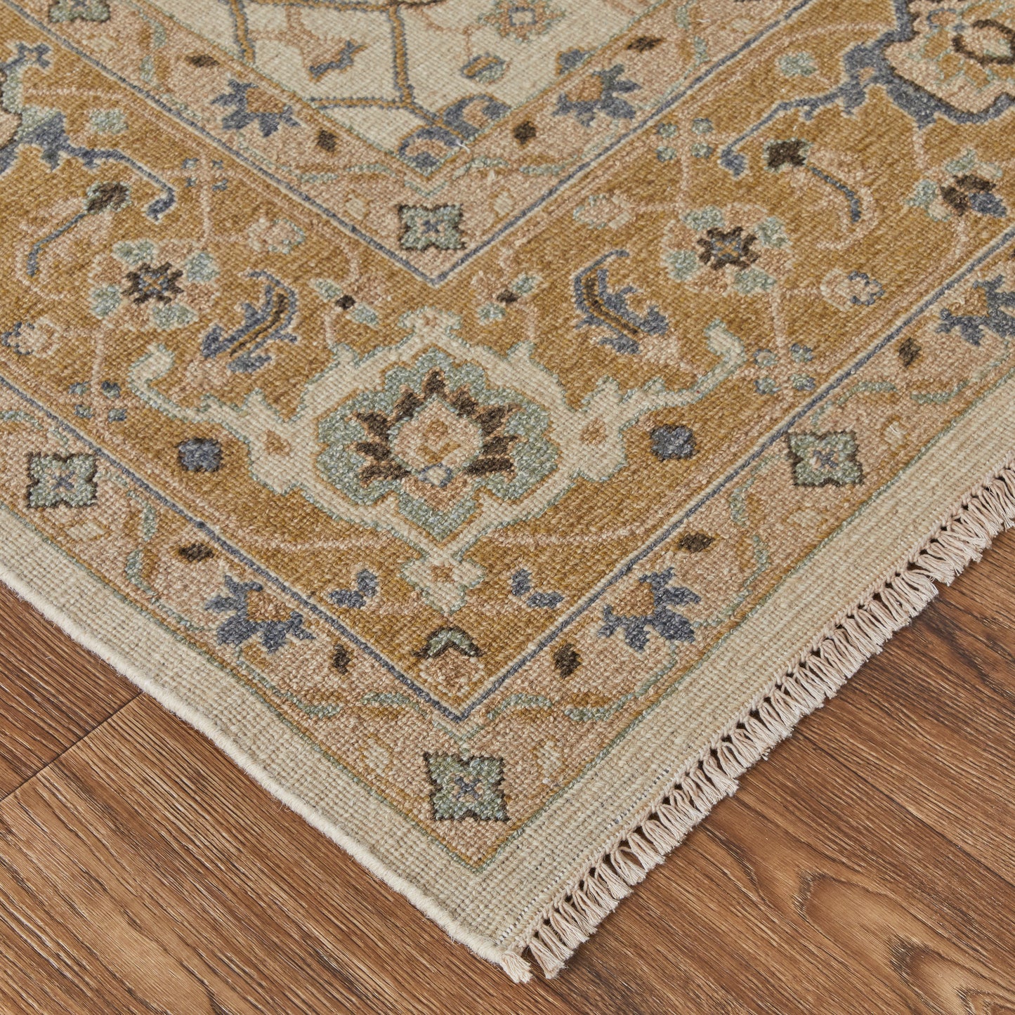 Corbitt Traditional Oriental, Ivory/Gold