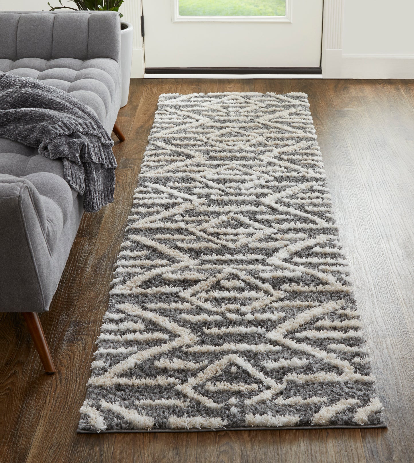 Mynka Transitional Diamond, Gray/Ivory