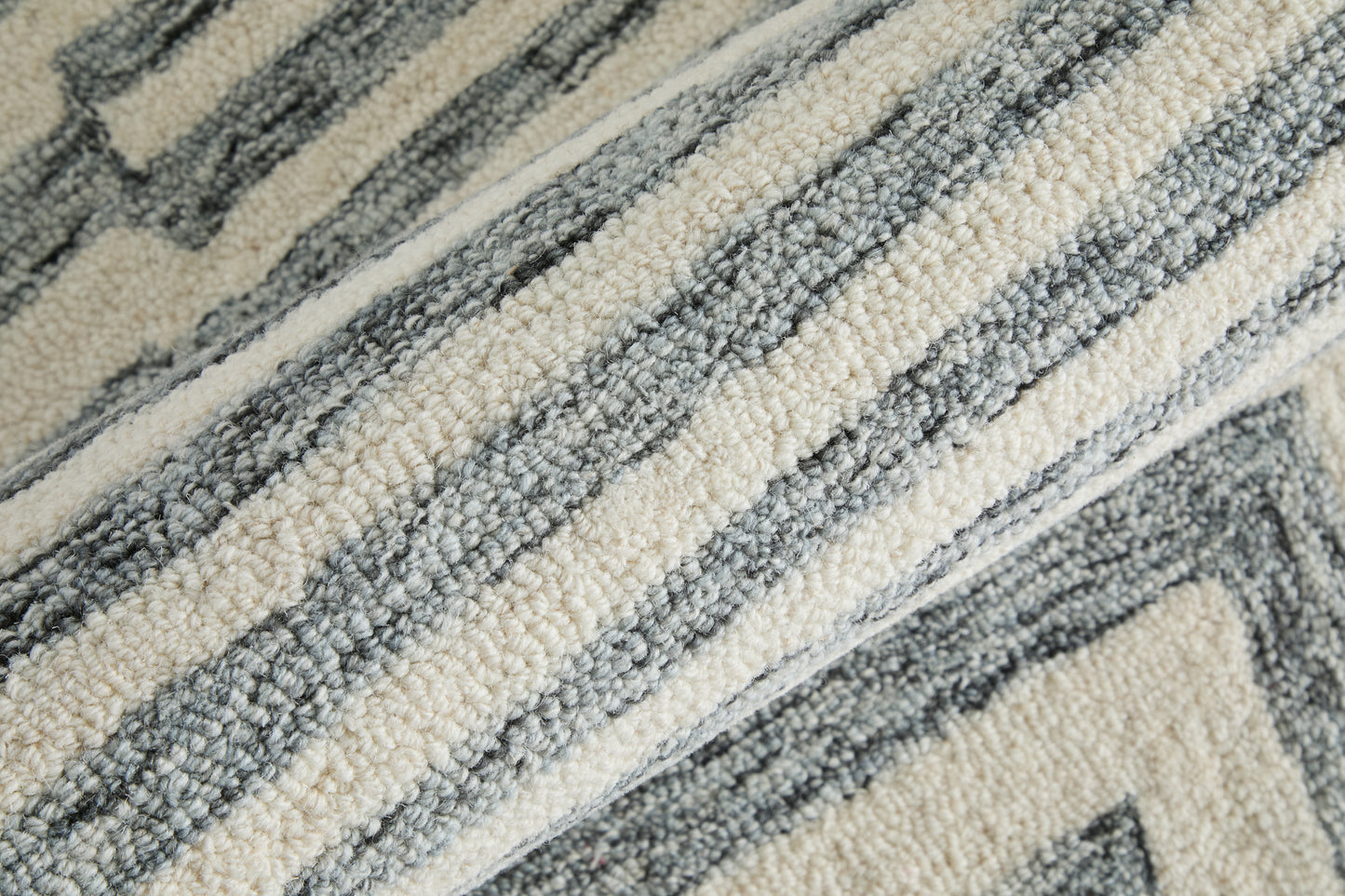 Wallace Modern Geometric, Gray/Ivory