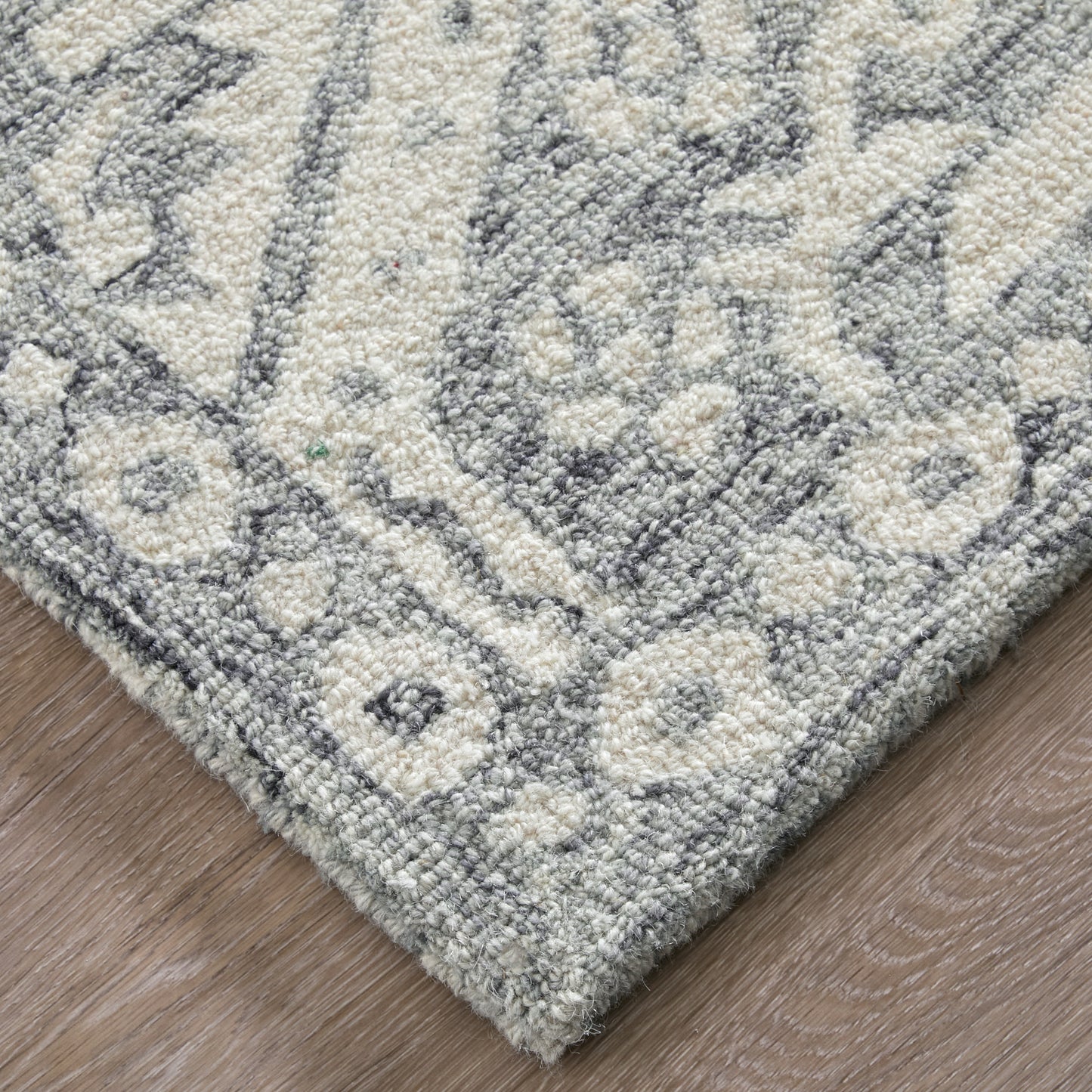 Belfort Traditional Geometric, Gray/White