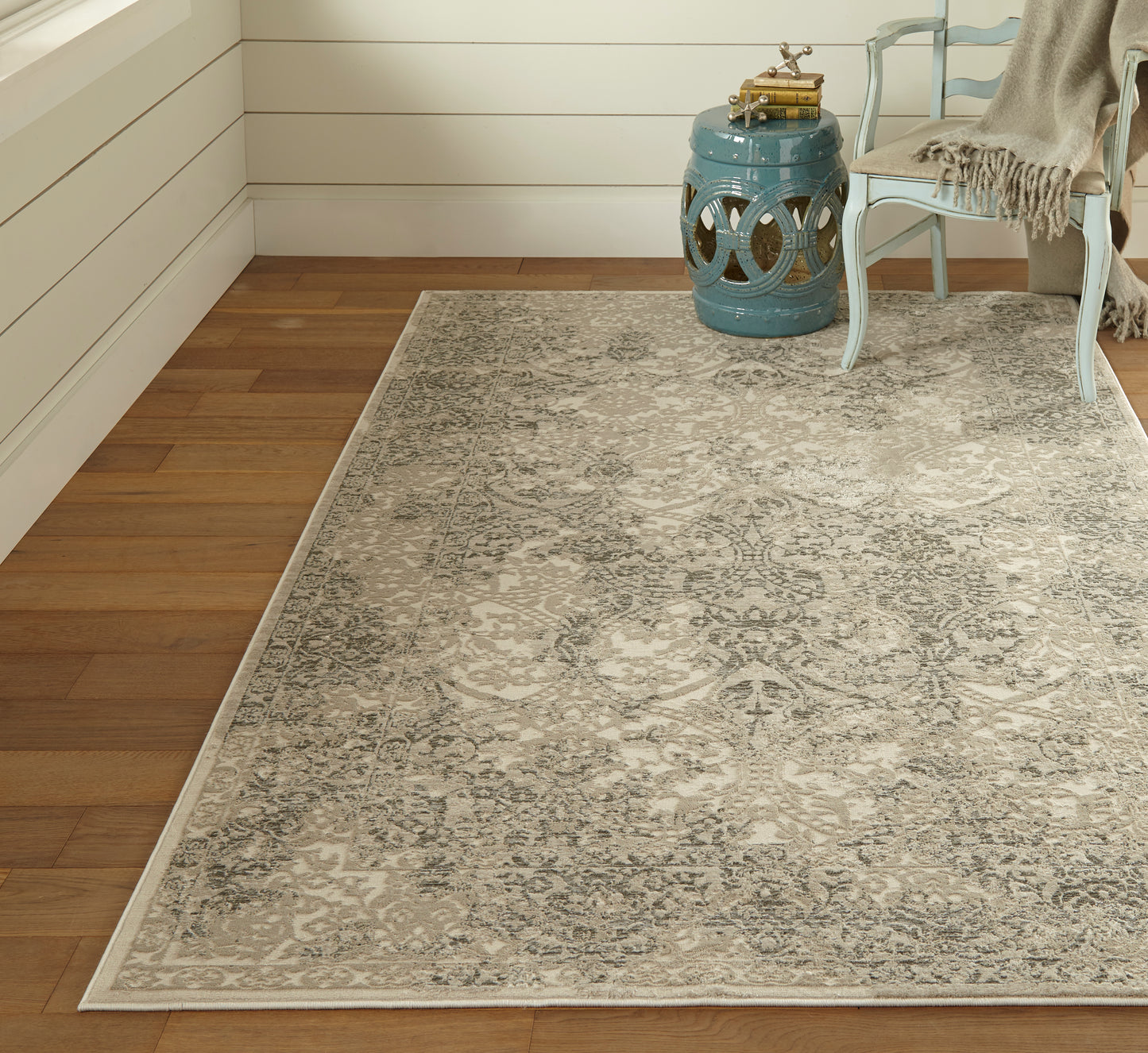 Prasad Modern Distressed, Ivory/Gray/Black