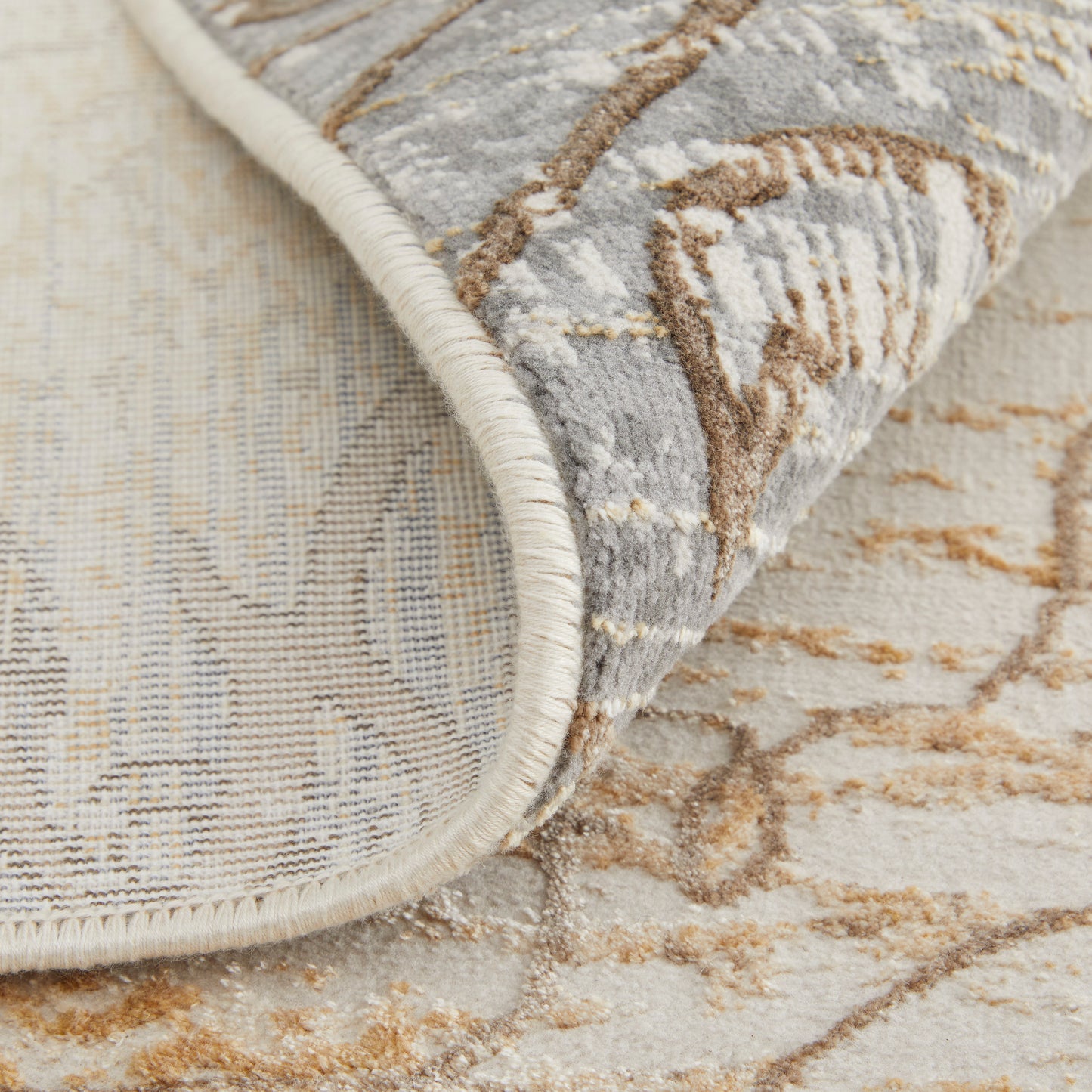 Celene Traditional Medallion, Silver/Tan/Gray