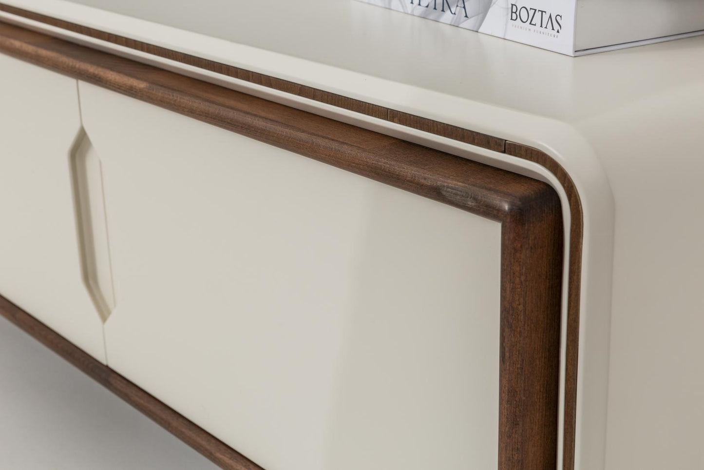 Cadillac Wall Unit